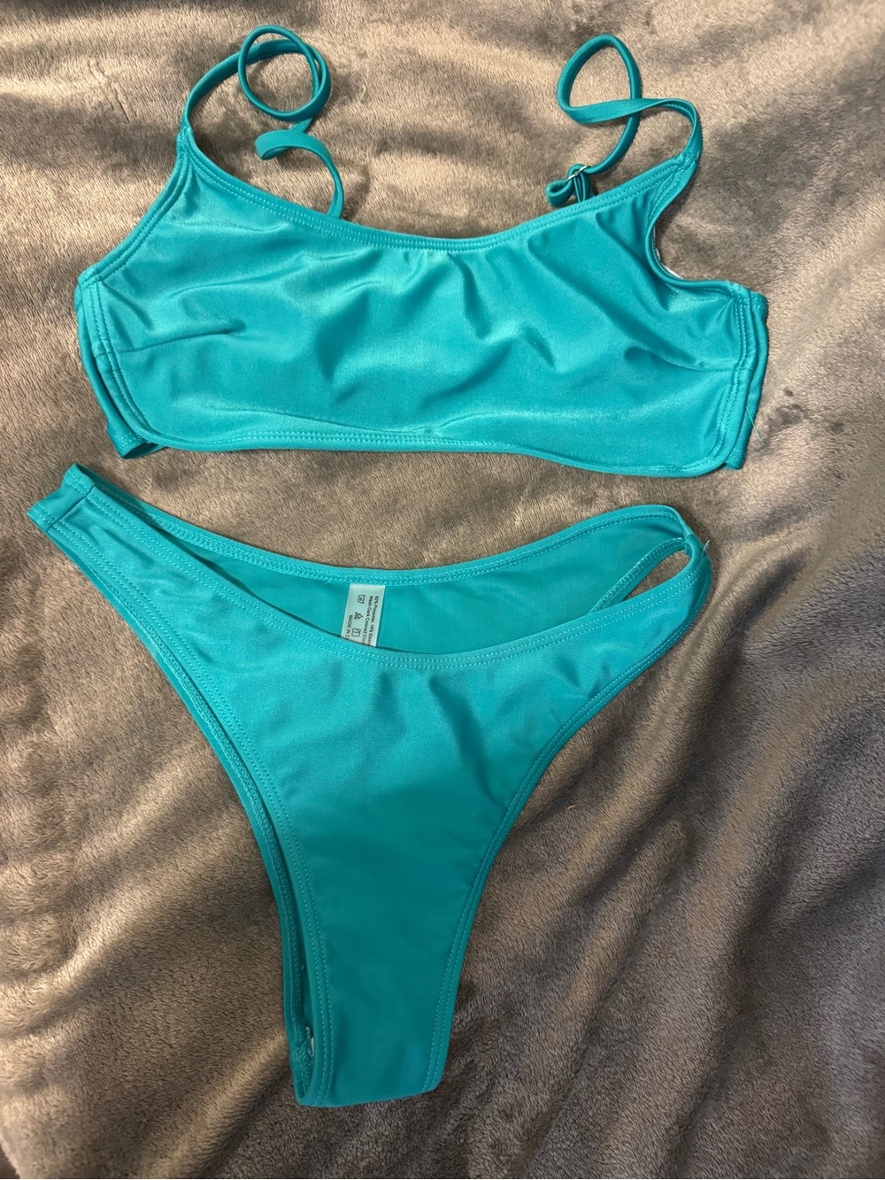 Turquoise Women's Two-Piece Bikini Set - Stylish Swimwear